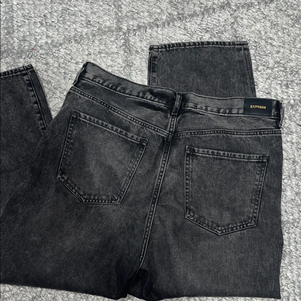 Express Women’s Charcoal Relaxed Jeans - Picture 3 of 5